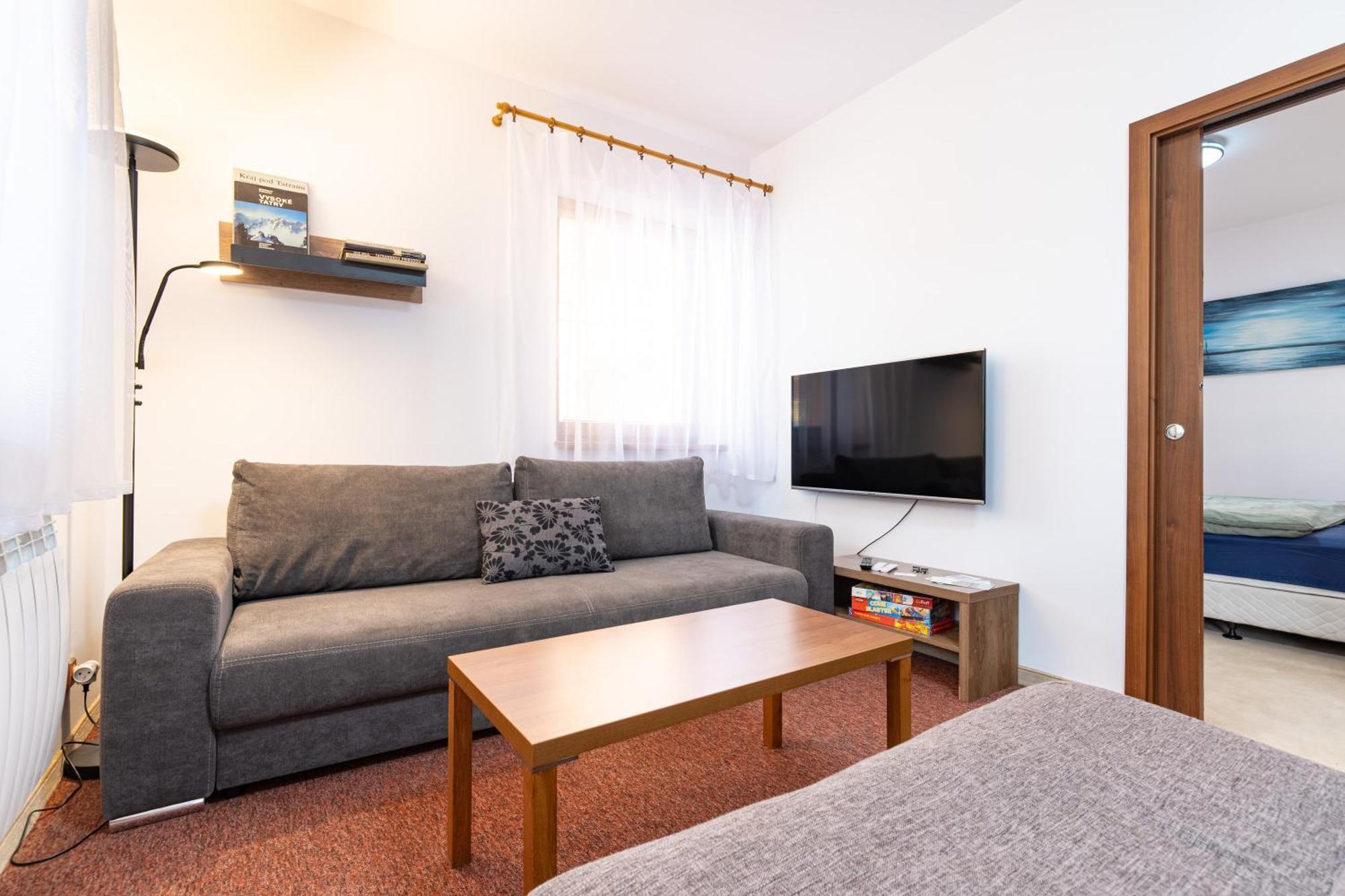 Family & Friends Apartment เวลคา ลอมนิตซา ภายนอก รูปภาพ