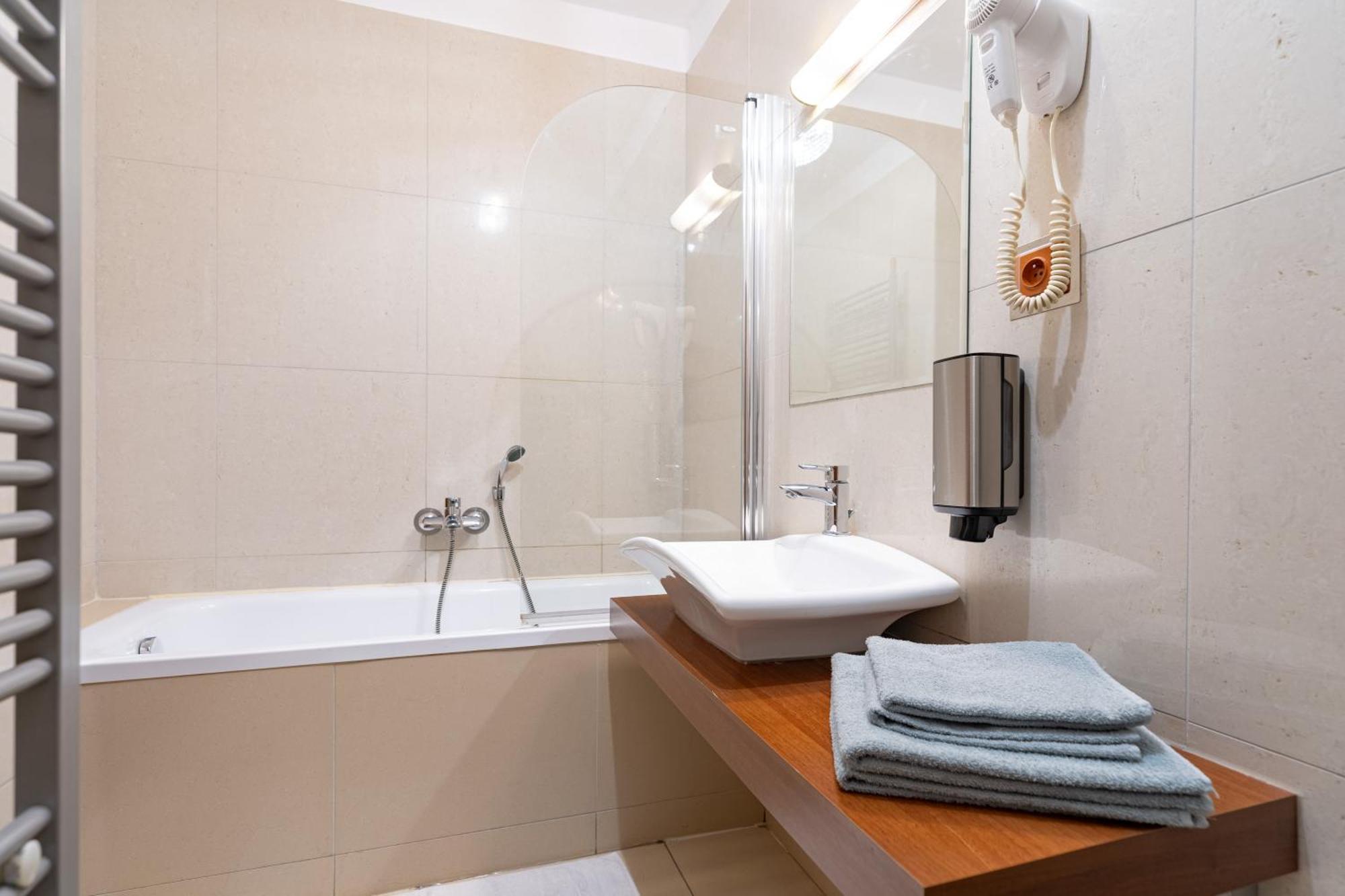 Family & Friends Apartment เวลคา ลอมนิตซา ภายนอก รูปภาพ